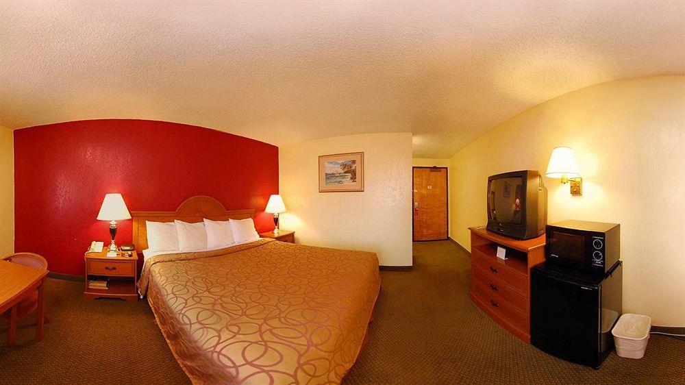 Super 8 By Wyndham Oceanside Marty'S Valley Inn Ngoại thất bức ảnh