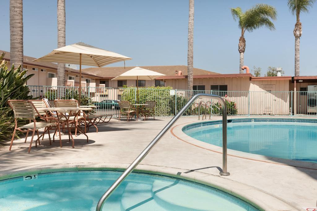 Super 8 By Wyndham Oceanside Marty'S Valley Inn Ngoại thất bức ảnh