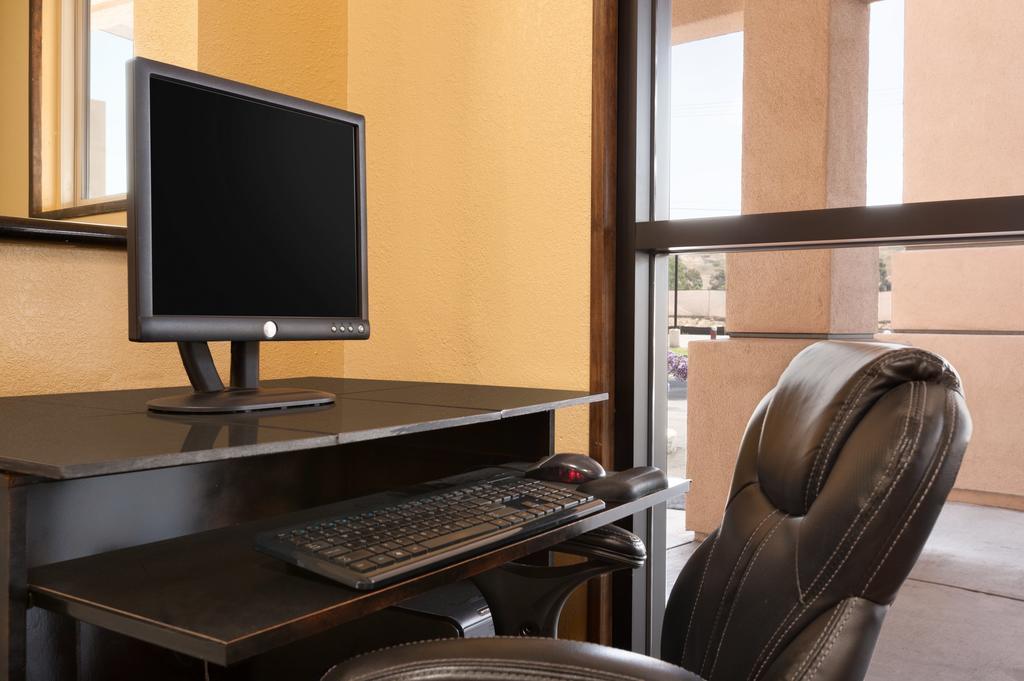 Super 8 By Wyndham Oceanside Marty'S Valley Inn Ngoại thất bức ảnh
