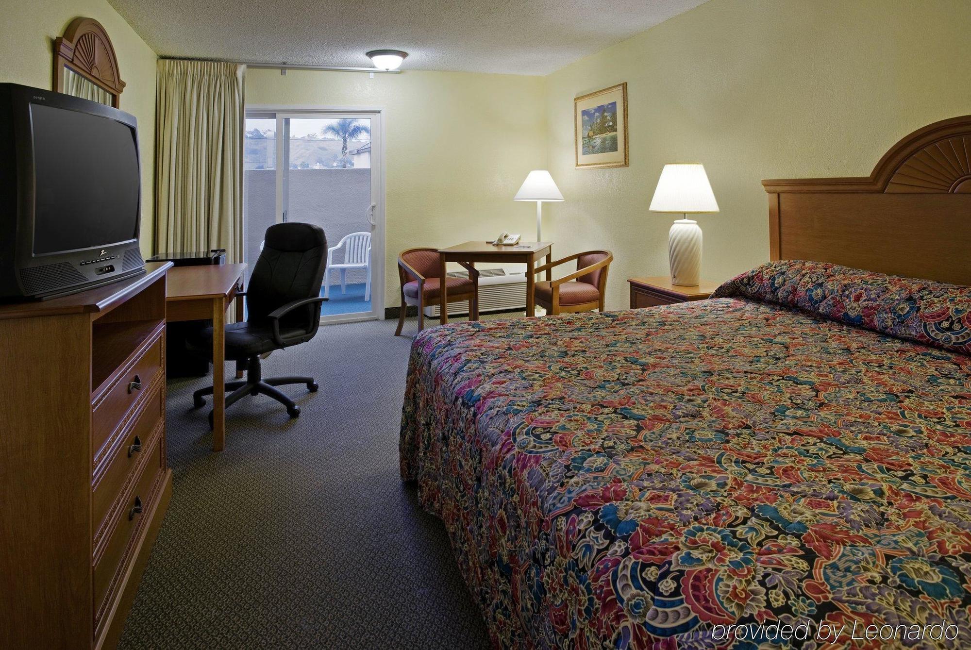 Super 8 By Wyndham Oceanside Marty'S Valley Inn Phòng bức ảnh